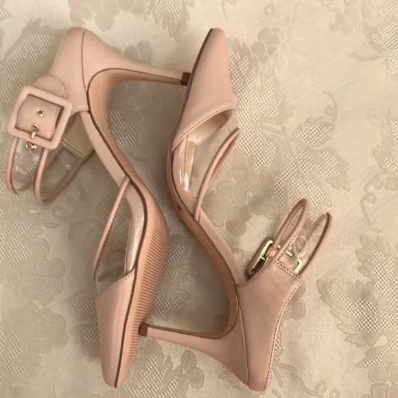 Final Markdown-ENZO ANGIOLINI Debnee Pump - Picture 4 of 16